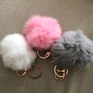 Real fur pom Pom Keychain (white)
